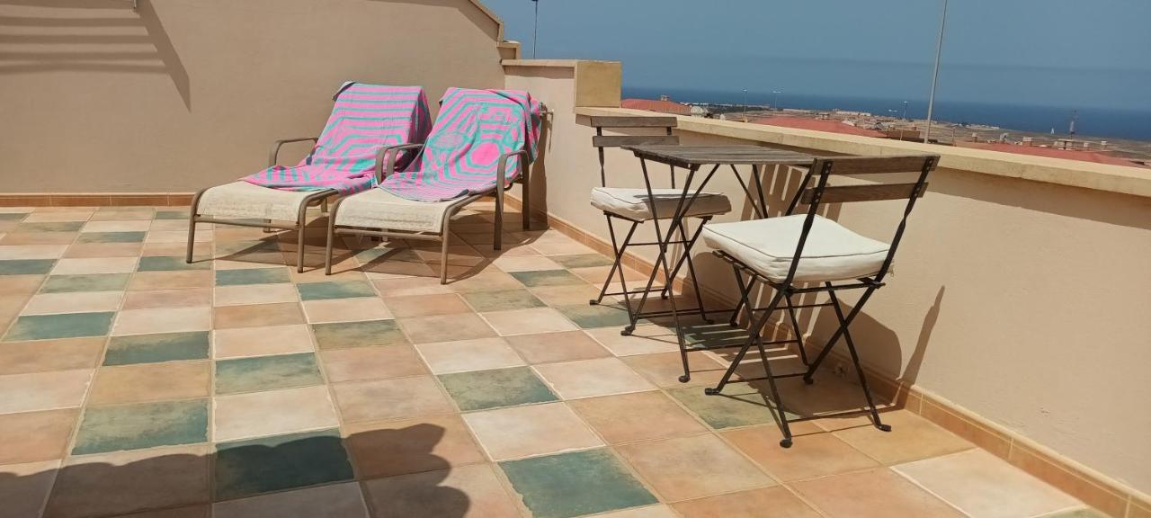 Beautiful, Spacious Villa, Heated Pool, Sleeps Eight, With Quality Furnishings Caleta De Fuste Ngoại thất bức ảnh